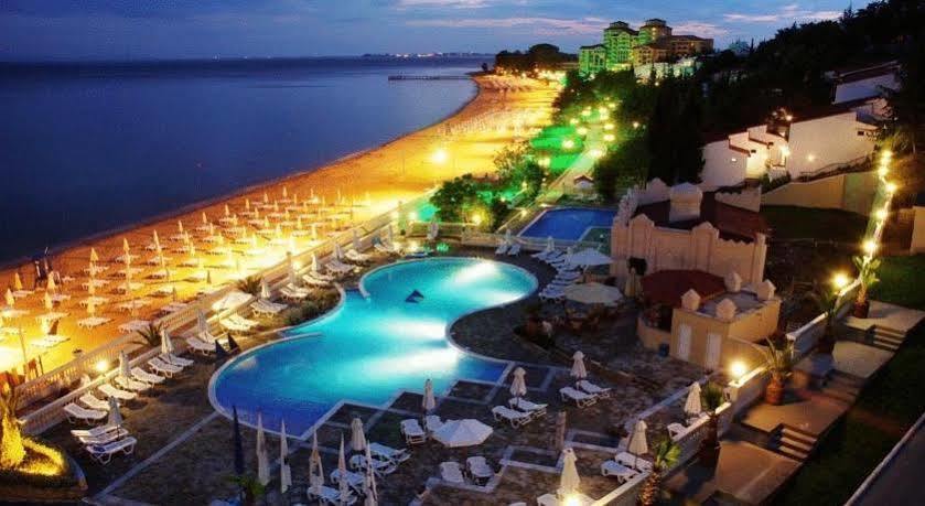 Andalucia Beach Hotel - All Inclusive&Aqua Park Elenite Esterno foto