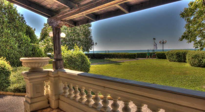 Andalucia Beach Hotel - All Inclusive&Aqua Park Elenite Esterno foto