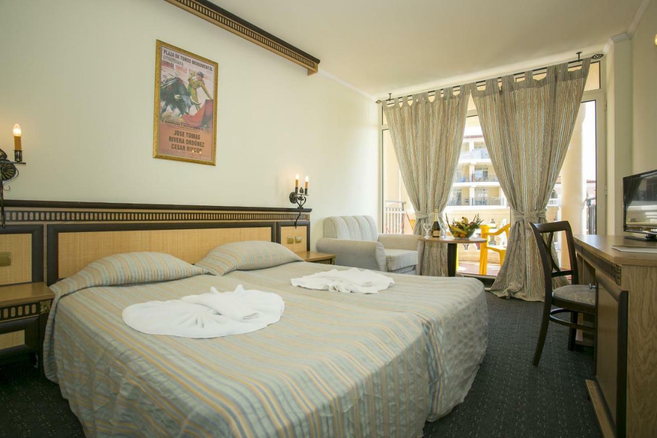 Andalucia Beach Hotel - All Inclusive&Aqua Park Elenite Esterno foto